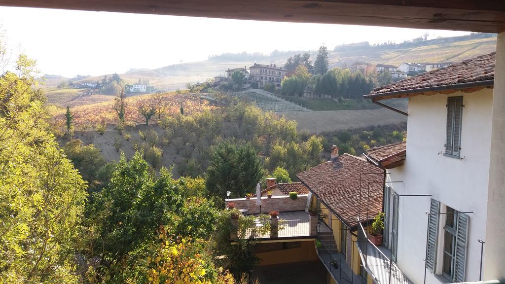 Agriturismo La Terrazza Sul Bosco Villa Barolo Exterior photo